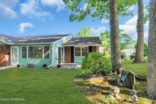 188B Sterling Court, Lakewood, NJ 08701