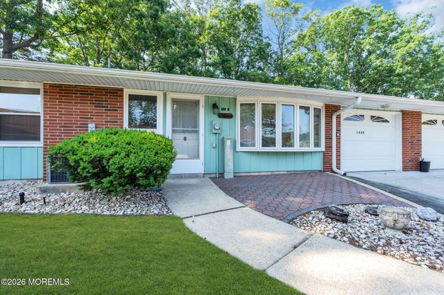 188B Sterling Court, Lakewood, NJ 08701