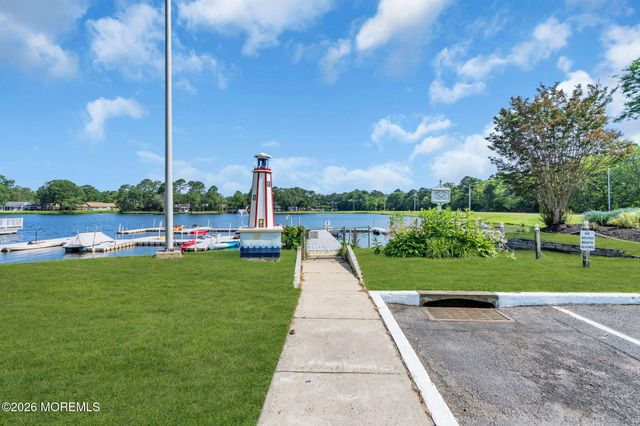188B Sterling Court, Lakewood, NJ 08701