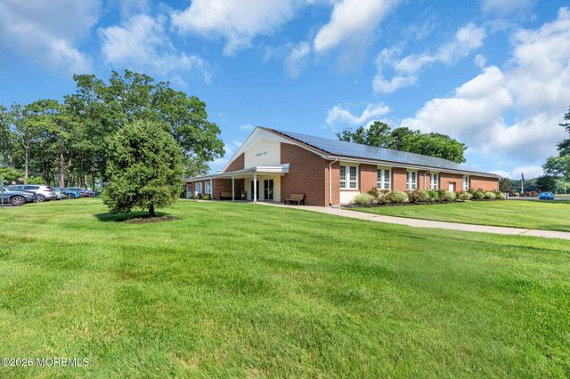 188B Sterling Court, Lakewood, NJ 08701