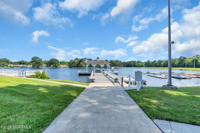 188B Sterling Court, Lakewood, NJ 08701