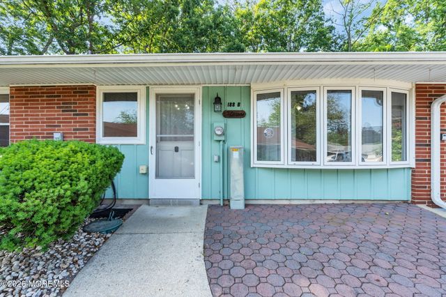 188B Sterling Court, Lakewood, NJ 08701