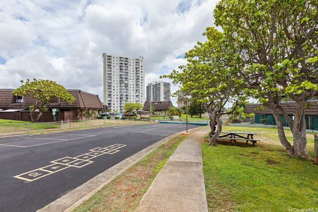 98-265 Ualo Street S2, Aiea, HI 96701