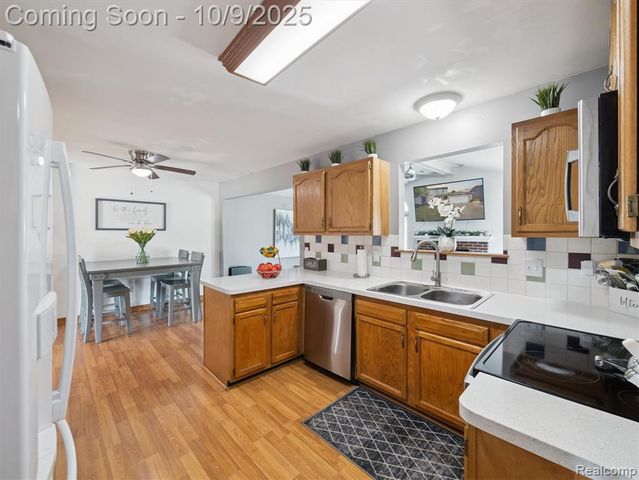 39260 S Phlox Lane, Westland, MI 48186