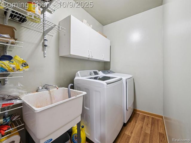 39260 S Phlox Lane, Westland, MI 48186