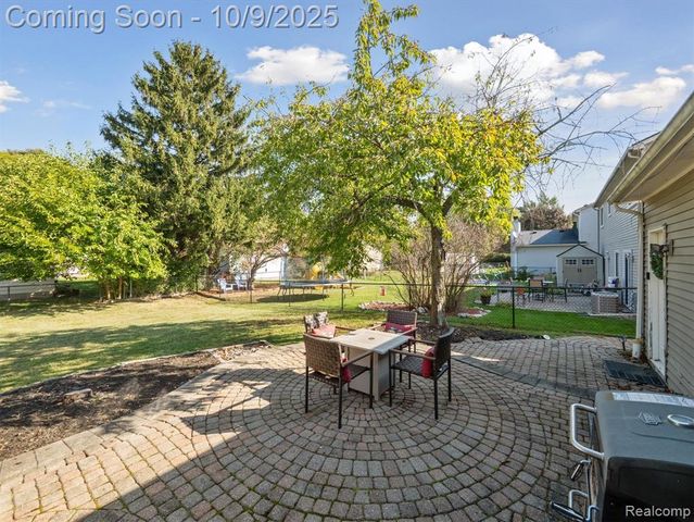39260 S Phlox Lane, Westland, MI 48186