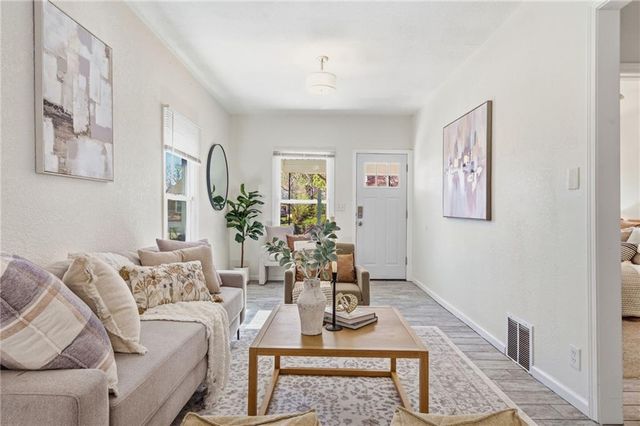 4315 Jarboe Street, Kansas City, MO 64111