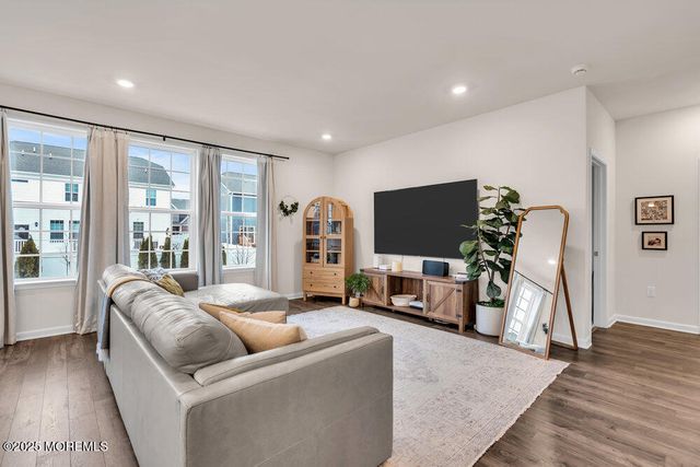 50 Osprey Avenue, Manahawkin, NJ 08050