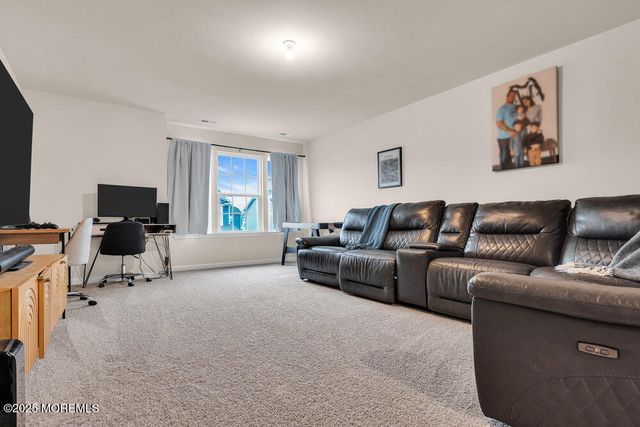 50 Osprey Avenue, Manahawkin, NJ 08050