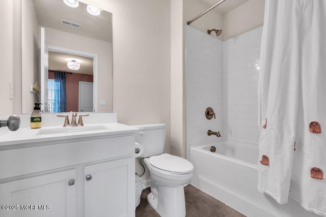 50 Osprey Avenue, Manahawkin, NJ 08050