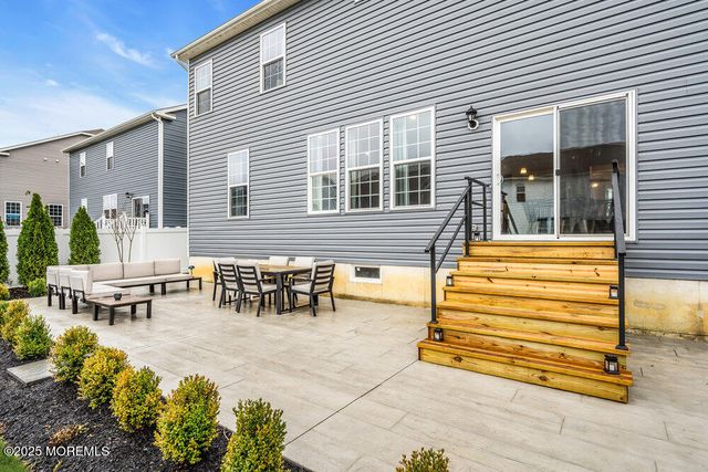 50 Osprey Avenue, Manahawkin, NJ 08050