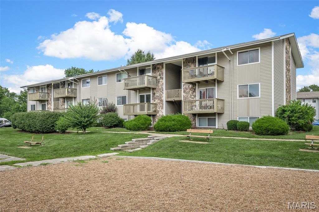 2022 Gascony Parc Drive 2022, Lake St Louis, MO 63367