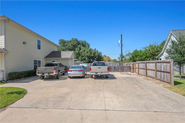 114 Lynn Drive, Bryan, TX 77801