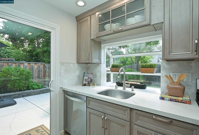 4284 Dubhe Ct, Concord, CA 94521