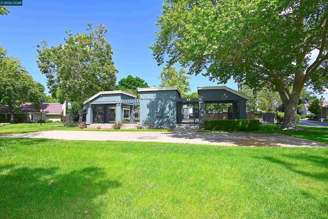 4284 Dubhe Ct, Concord, CA 94521