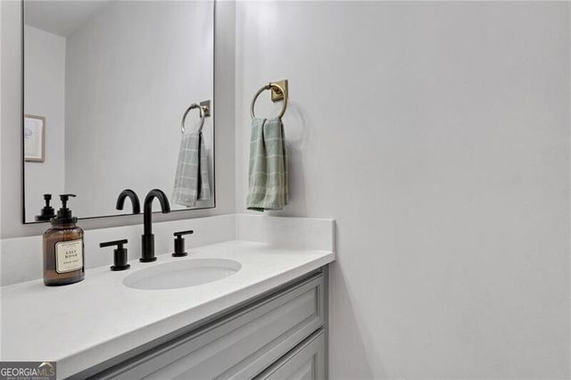 5670 N Hillbrooke Trace, Alpharetta, GA 30005