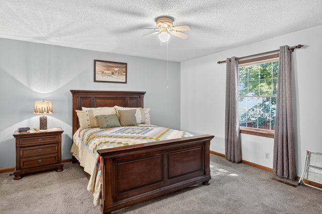 1992 Locke Bend Rd, Mcminnville, TN 37110