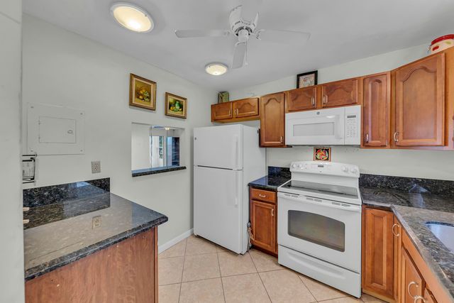 9401 Sunrise Lakes Boulevard 311, Sunrise, FL 33322
