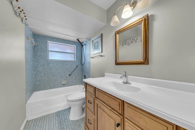 9401 Sunrise Lakes Boulevard 311, Sunrise, FL 33322