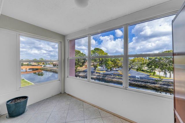 9401 Sunrise Lakes Boulevard 311, Sunrise, FL 33322