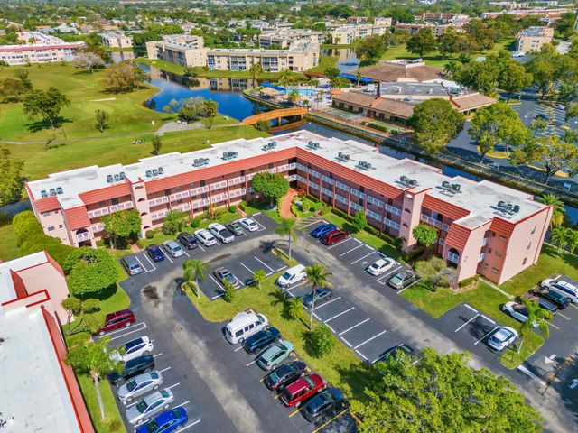 9401 Sunrise Lakes Boulevard 311, Sunrise, FL 33322