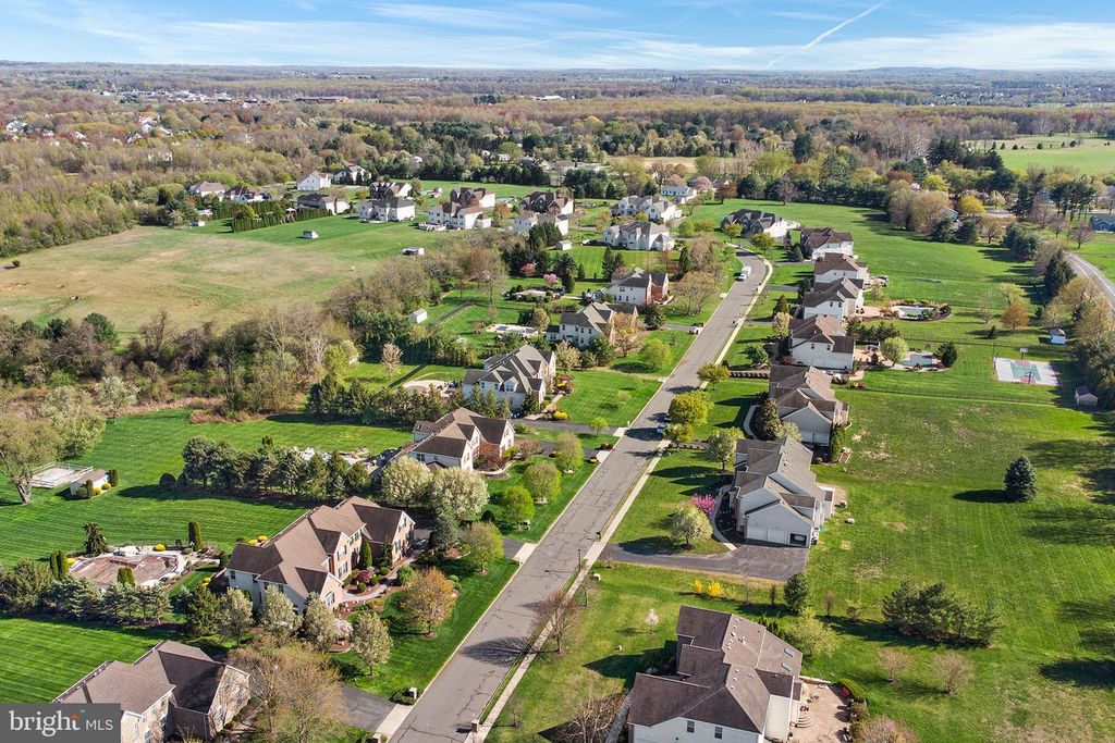 25 SHERWOOD LN, Columbus, NJ 08022
