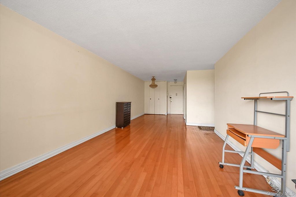 150-38 Union Turnpike 6F, Flushing, NY 11367 — photo 3