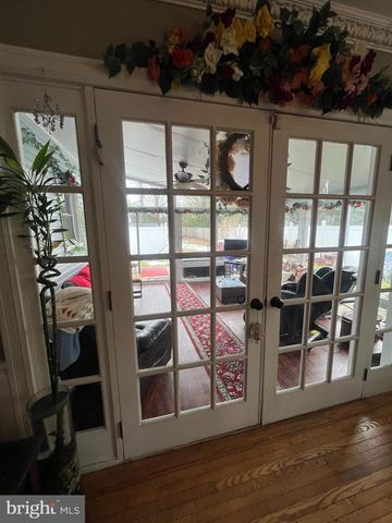 44 WARREN ST, Beverly, NJ 08010