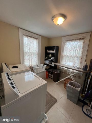 44 WARREN ST, Beverly, NJ 08010