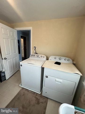 44 WARREN ST, Beverly, NJ 08010