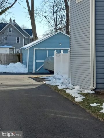 44 WARREN ST, Beverly, NJ 08010