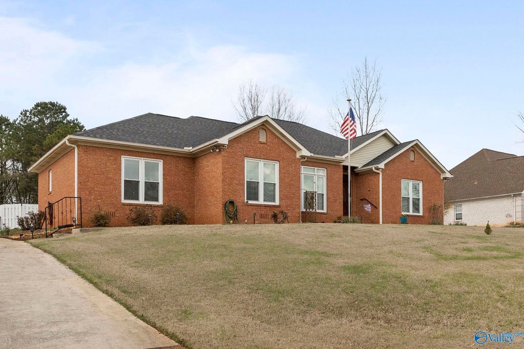 24767 Blossom Lane, Athens, AL 35613
