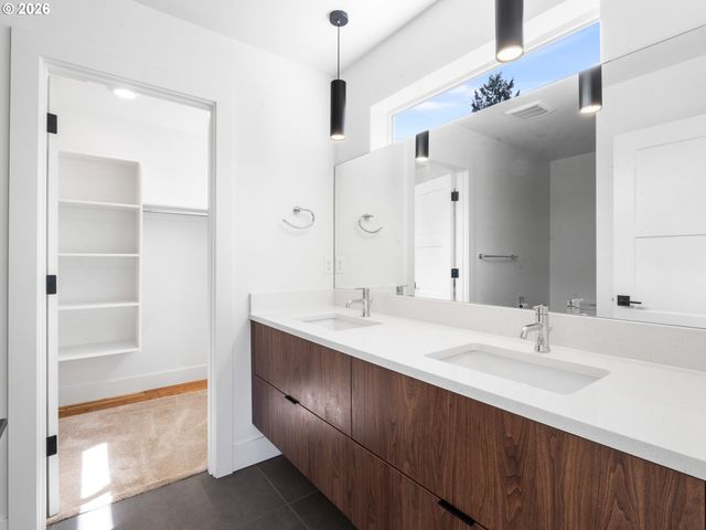 5623 N GAY Ave 2, Portland, OR 97217