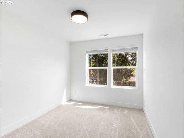 5623 N GAY Ave 2, Portland, OR 97217