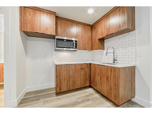 5623 N GAY Ave 2, Portland, OR 97217