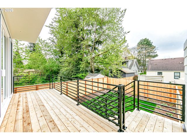 5623 N GAY Ave 2, Portland, OR 97217