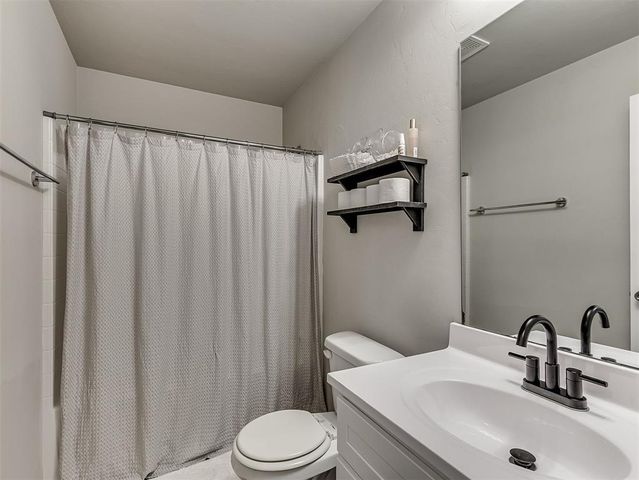 10452 NW 17th Street, Oklahoma City, OK 73127