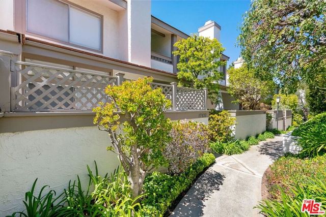 17132 Palisades Circle, Pacific Palisades, CA 90272