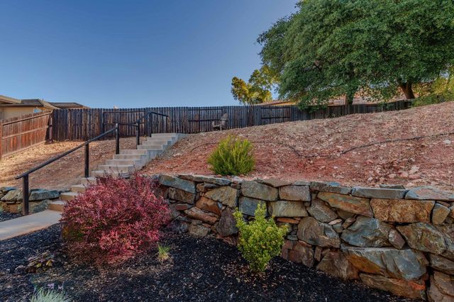 248 Cypress Ct, Jackson, CA 95642