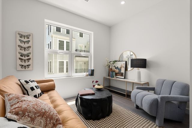 75 Willow Ct 506, Boston, MA 02125