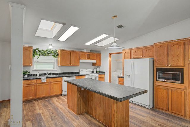 9747 Mathieu Street, Oil City, LA 71061
