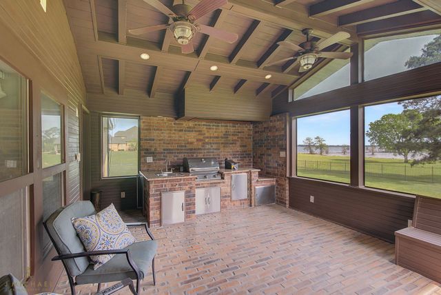 9747 Mathieu Street, Oil City, LA 71061