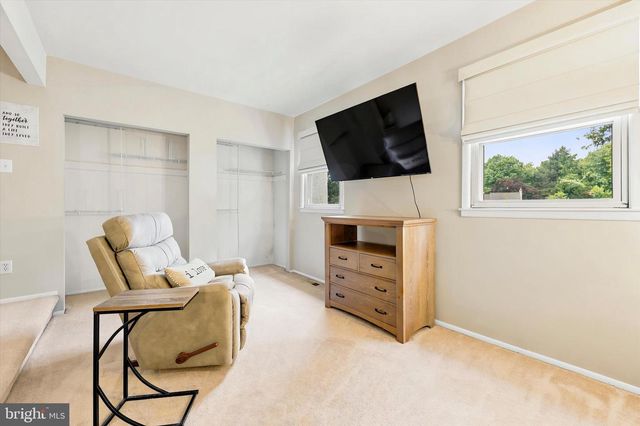 7 PIN OAK CT, Blackwood, NJ 08012