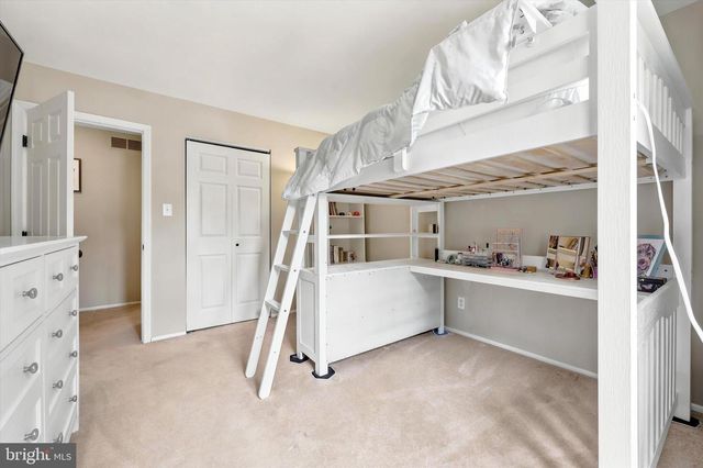 7 PIN OAK CT, Blackwood, NJ 08012