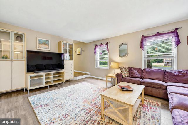 7 PIN OAK CT, Blackwood, NJ 08012
