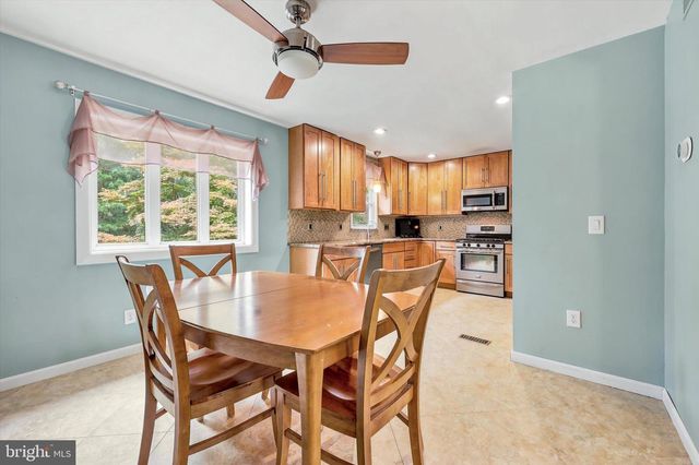 7 PIN OAK CT, Blackwood, NJ 08012