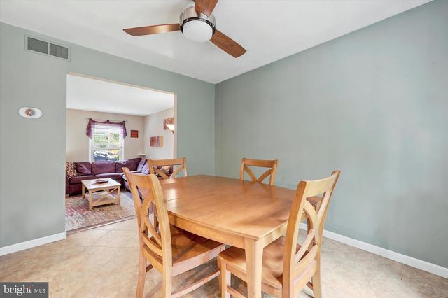 7 PIN OAK CT, Blackwood, NJ 08012