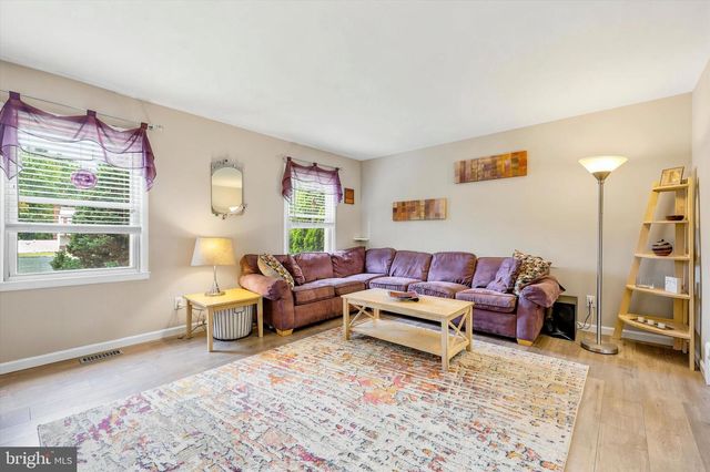 7 PIN OAK CT, Blackwood, NJ 08012