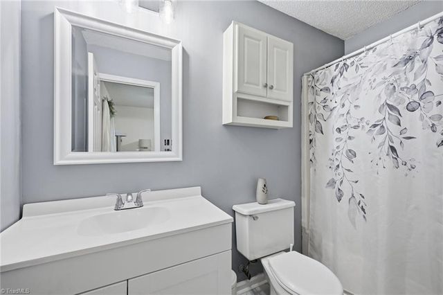104 Sam Kinley Drive, Thomasville, NC 27360