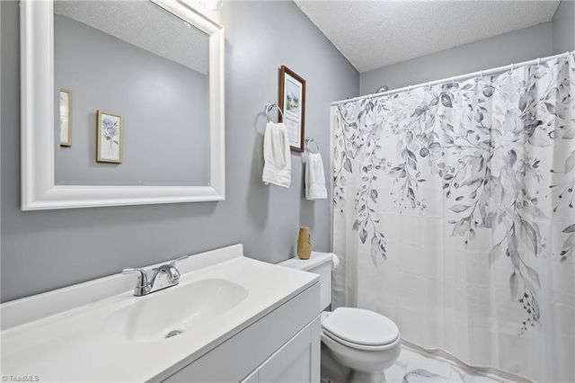 104 Sam Kinley Drive, Thomasville, NC 27360